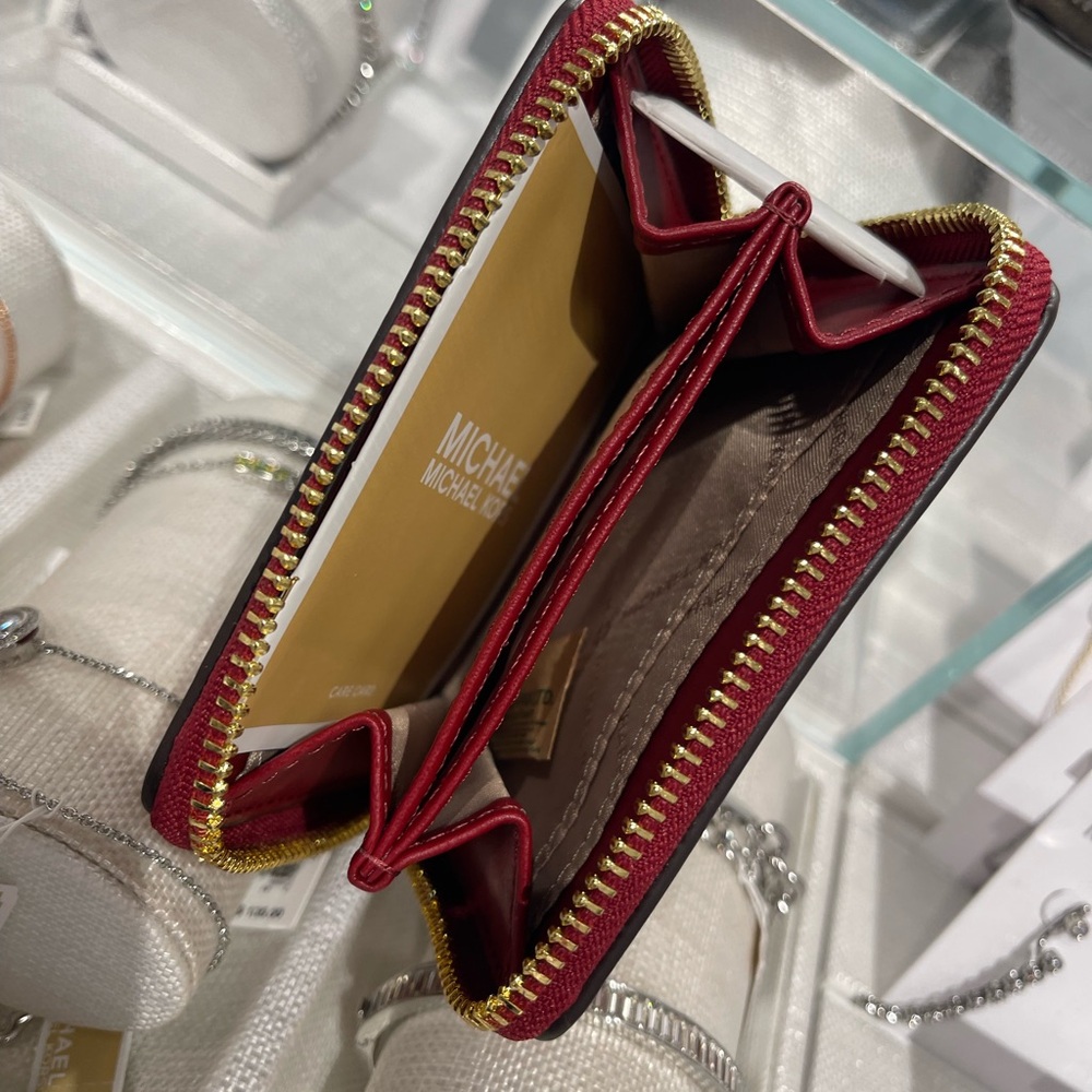 MICHAEL KORS Jet Set Medium Distressed Zip Around Card Case
Cherry 
NWT - Picture 10 of 16